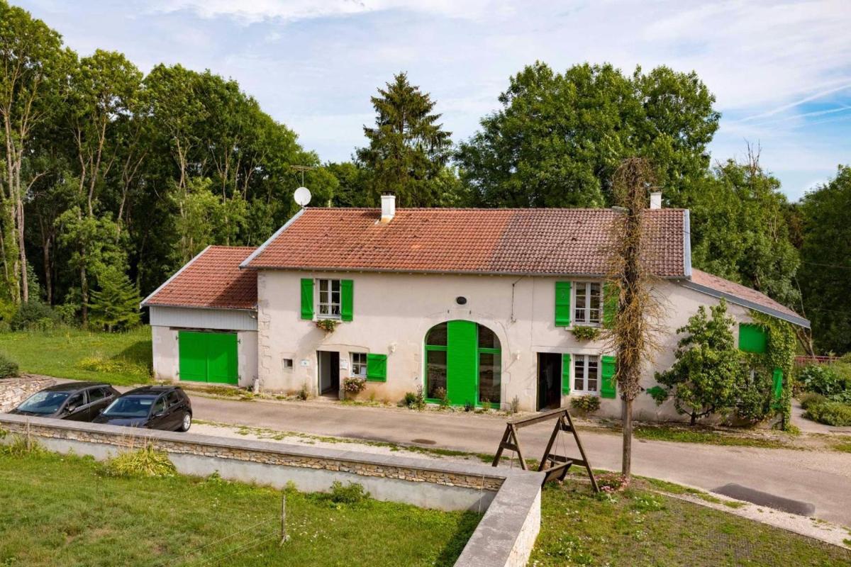 Une Poule Sur Un Mur, Chambre D'Hote A Soulosse Rum bild